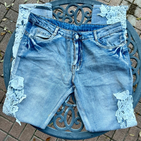 The Alyssum Jean lace jegging - Picture 6 of 10